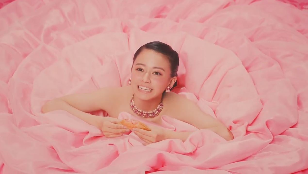 動画now 山本舞香 らが出演 日本マクドナルド 三角チョコパイ いちご のcm いちごとろとろ 篇